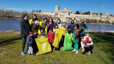 Basuraleza San Lázaro imagen de archivo