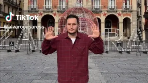 TikTok Álvaro Casares