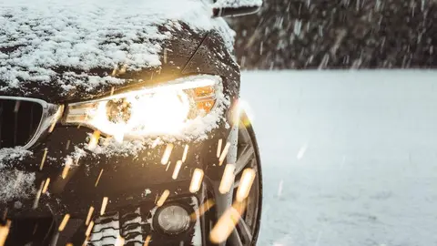 Fotografía de archivo coche invierno