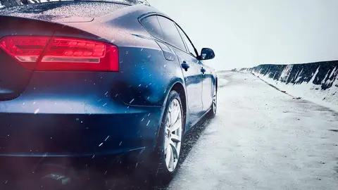 Fotografía de archivo coche invierno