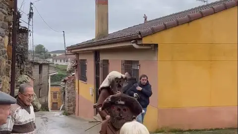 Mascarada en Villarino tras la Sierra vía Diputación