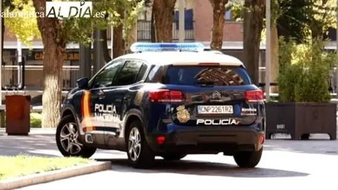 Un coche de la Policía Nacional de Salamanca vía Salamancartvaldia.es
