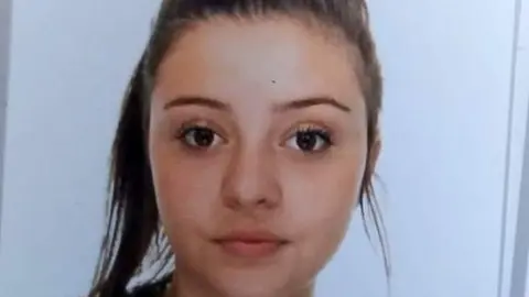 Rocío Pérez Delgado, salmantina de 14 años desaparecida desde el 11 de enero vía Salamancartvaldia.es