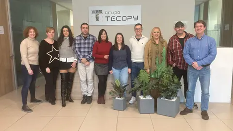 Profesionales de Enclave, del Grupo TECOPY. De izquierda a derecha: Diana Sanz Álvarez, Miriam García Sanz, Cristina Fernández Nieto, Jorge López Martín, Mónica Mellado Espinilla, Lorena Olmos Rodriguez (directora gerente), Manuel Vidal Polo, María José Villa González, Jorge Rubio Gómez y Javier de Lucas Herrero