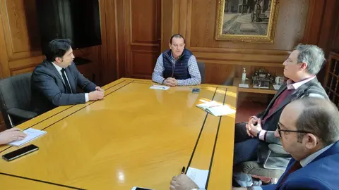 Reunión con Santo Entierro