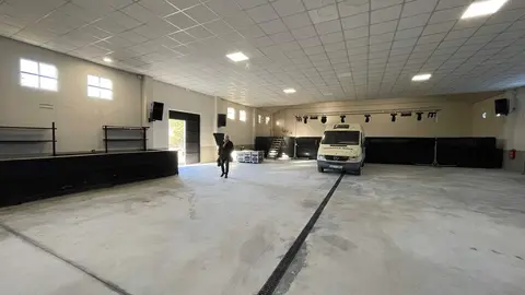 El Alcalde de Puebla de Sanabria, José Fernández, en su visita a las obras del Pabellón Las Candelas