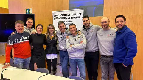Blanca Paloma con el equipo AC Eurovisivos de España. Fotografía: AEV España