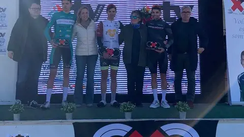 Óscar Rota en el podio de Valls