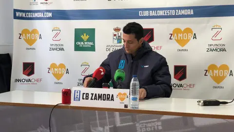Saulo Hernández en rueda de prensa previa a viajar a Melilla