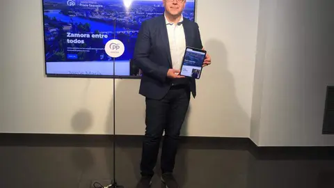 Jesús María Prada en la presentación de la web