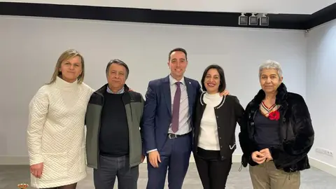 AFA Benavente con las asociaciones de León y Ávila y el alcalde de Benavente, Luciano Huerga