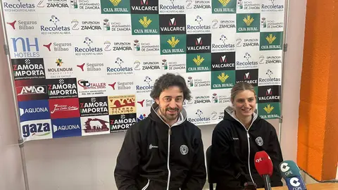 Ricardo Vasconcelos y Alina Hartmann. Imagen CD Zamarat