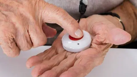 Sensores de asistencia a mayores dependientes. Fotografía de archivo