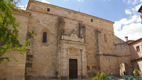 Iglesia de San Pedro y San Idelfonso