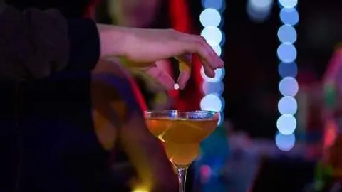 Sumisión química. Fotografía de archivo