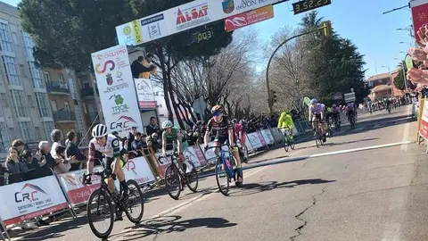 Entrada en meta de Gabriel Ochando - Circuito del Guadiana