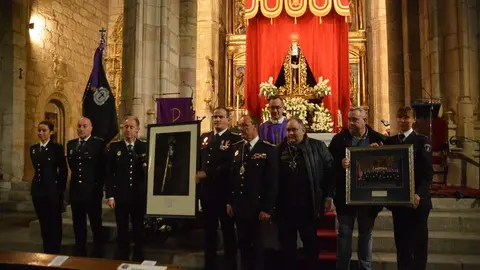 Distinción de Vulgo Congregación a la Policía Municipal de Zamora con la medalla de Hermano de Mérito