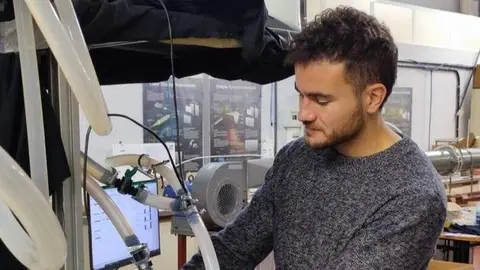 El investigador zamorano Joaquín Anatol durante el desarrollo del proyecto desarrollado por la UVA. Fotografía: CEDIDA