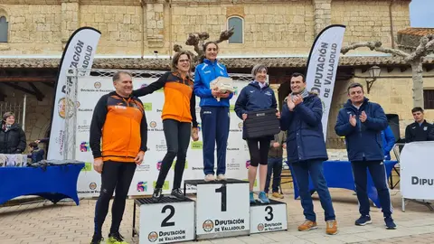 María Teresa García, del Benavente Atletismo, en el circuito de las cinco leguas de Castromonte, Valladolid