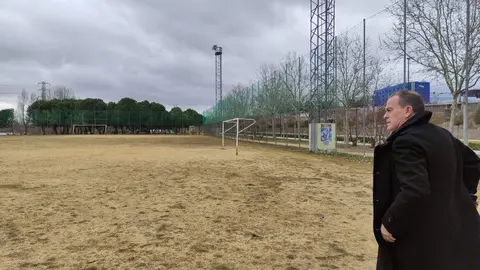 Francisco Requejo en el campo de fútbol de la Aldehuela (2)