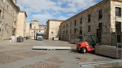 Carpa en Claudio Moyano