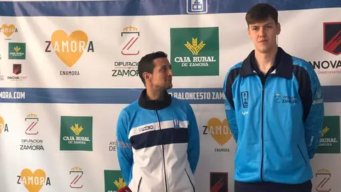 Saulo Hernández y Hustak en rueda de prensa