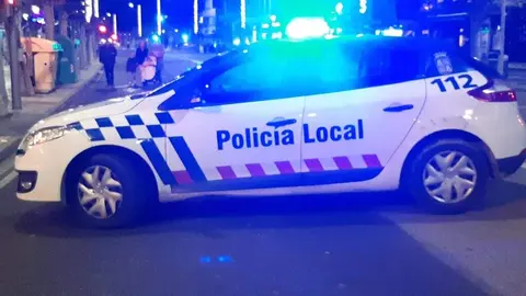 Vehículo del servicio de Policía Local de Palencia vía Palenciaenlared.es