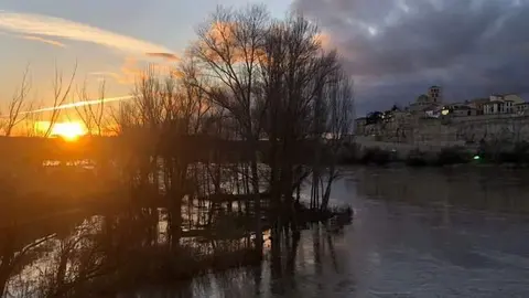 amanecer enero puente de piedra