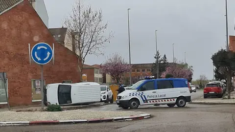 Vuelco furgoneta vía Interbenavente.es