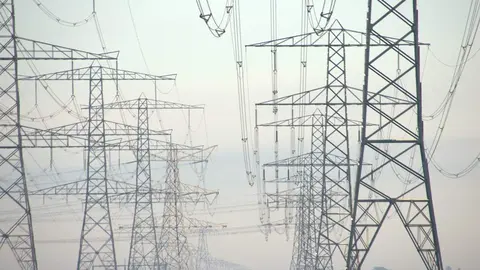 Tendido eléctrico. Fotografía de archivo