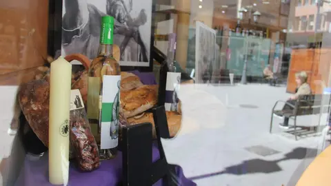 Escaparates decorados Semana Santa (5)