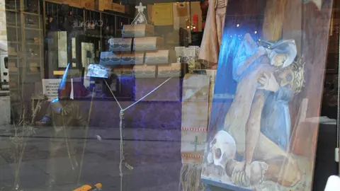 Escaparates decorados Semana Santa (11)