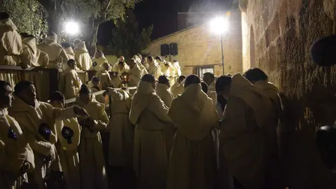 Proclamación de la Pasión de nuestro Señor en el atrio de la Catedral de la cofradía del Espíritu Santo