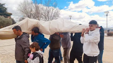 El Cristo del Amparo camino de la Iglesia de Arbas
