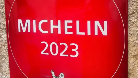 Nueva placa Michelín en el restaurante Cuzeo