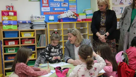 Visita Isabel Blanco al CEIP Obispo Nieto dentro del programa Conciliamos Semana Santa_5