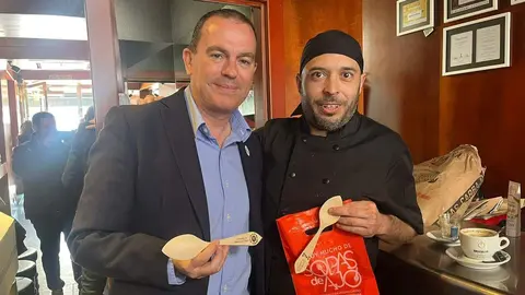 Reparto cucharas sopas de ajo