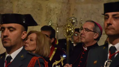 Nuestra Madres de las Angustias desfila en la noche del Viernes Santo_28