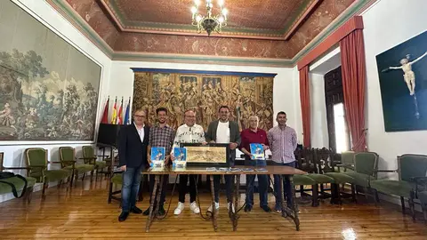 Entrega de Obra Musical dedicada a la ciudad de Toro por parte del prestigioso compositor Ferrer Ferran