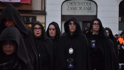 Procesión Virgen de la Soledad (7)