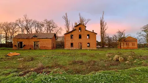 Estación de ferrocarril de Castroverde de Campos vía listaroja.hispanianostra.org