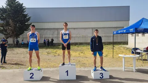 Podium Samuel del Benavente Atletismo en el III Trofeo de Primavera de Ávila
