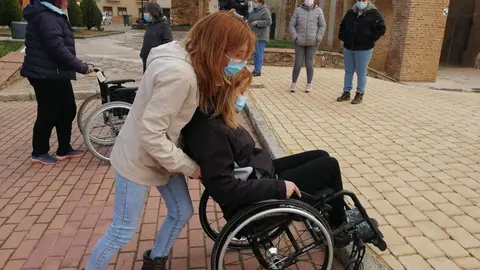 Voluntarios de la Plataforma Representativa Estatal de Personas con Discapacidad Física de Castilla y León, PREDIF