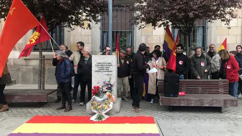 Homenaje de IU y PCE