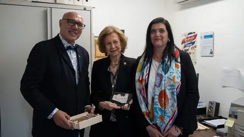 VISITA DE LA REINA SOFÍA AL BANCO DE ALIMENTOS DE ZAMORA