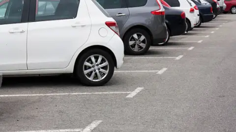 Estacionamientos gratuitos. Fotografía de archivo