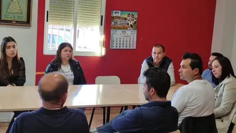 Francisco Requejo y miembros de Zamora Sí visitan el barrio de Carrascal