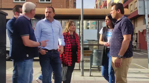 Francisco Requejo, candidato a la Alcaldía de Zamora por Zamora Sí, visita el barrio de La Candelaria junto a parte de su equipo (2)