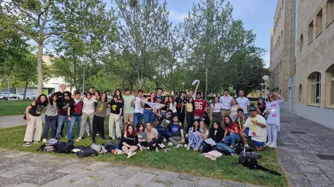 Foto de grupo de la Fiesta de Primavera