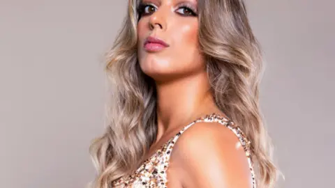 Lucía Huerga. Fotografía oficial de Miss World Spain para el voto de candidaturas